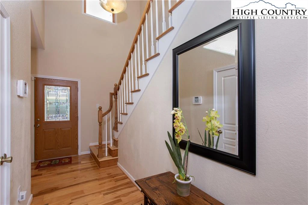 Image number 15 for the current listing