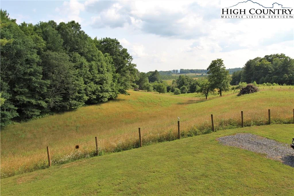 Image number 11 for the current listing