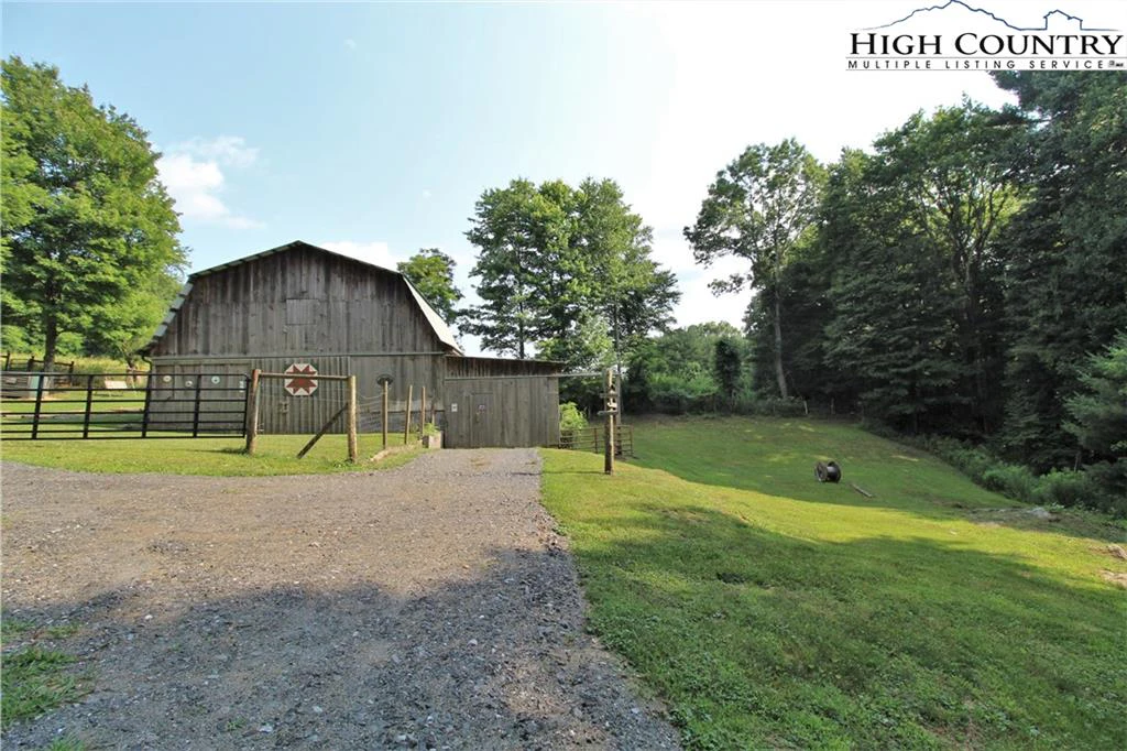 Image number 2 for the current listing
