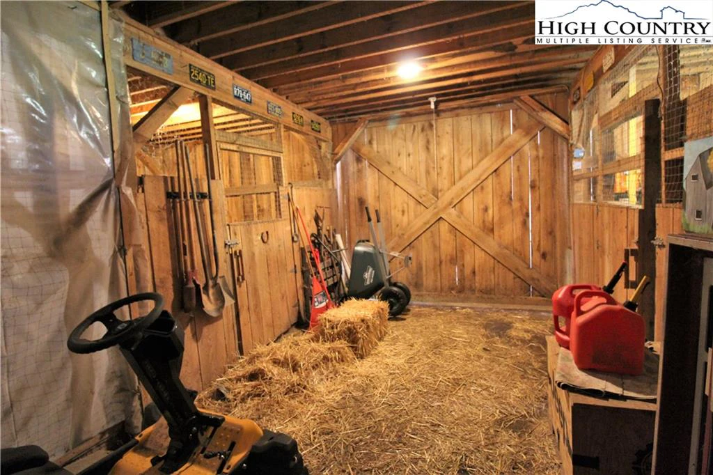 Image number 20 for the current listing