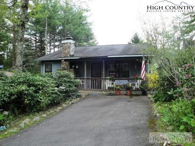 Image number 1 for the current listing
