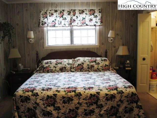 Image number 11 for the current listing