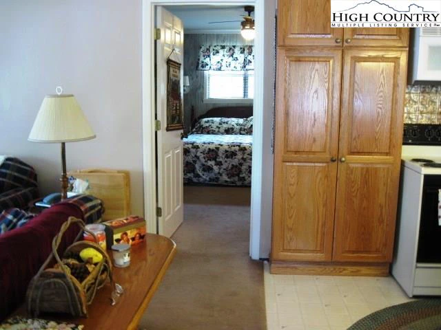 Image number 6 for the current listing