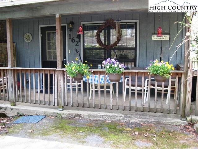 Image number 22 for the current listing