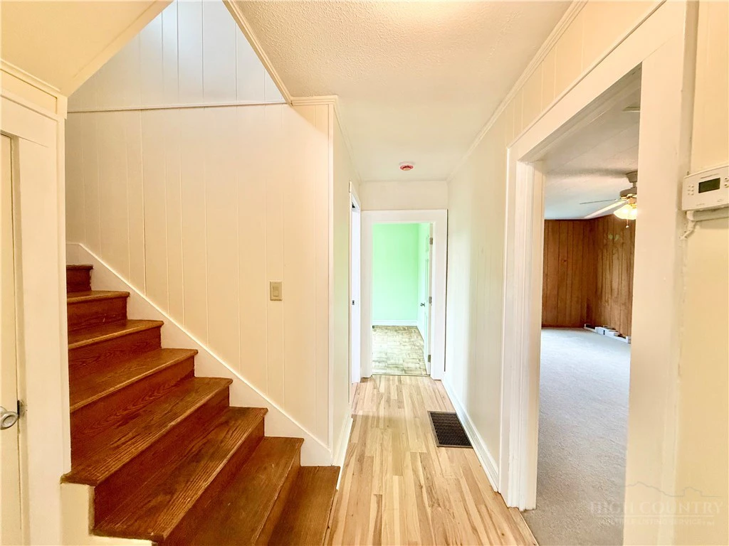 Image number 2 for the current listing