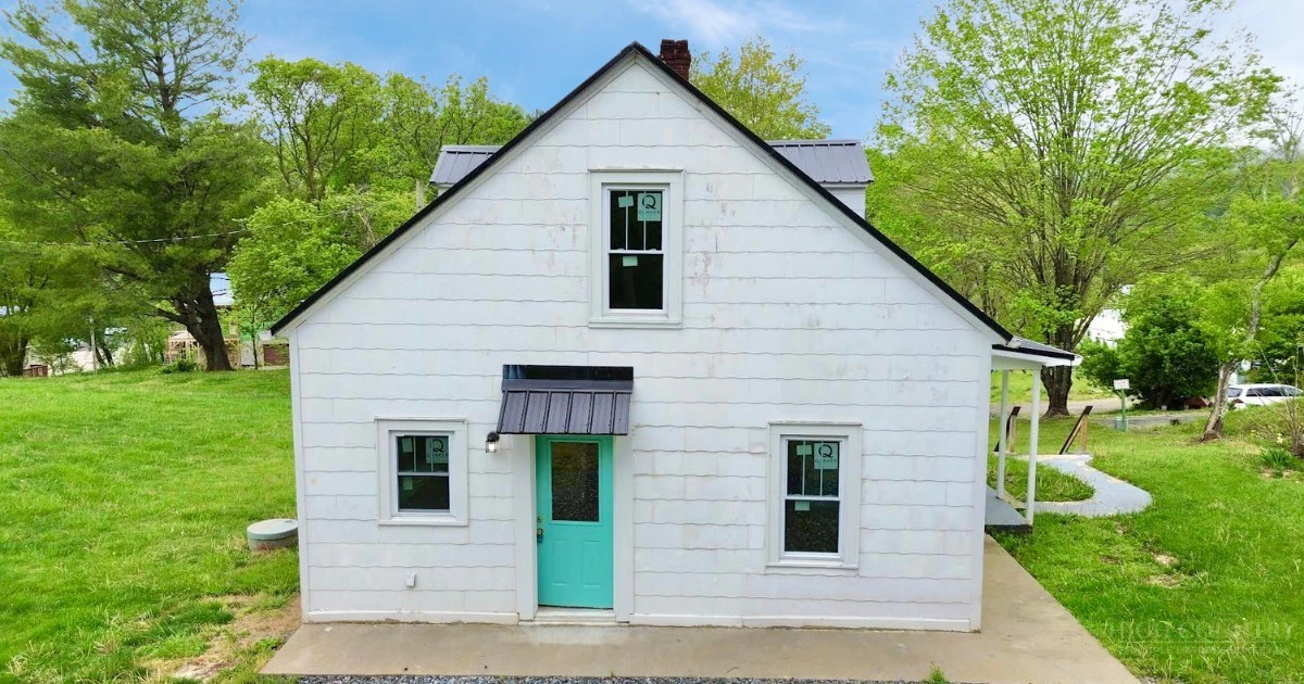 Image number 10 for the current listing