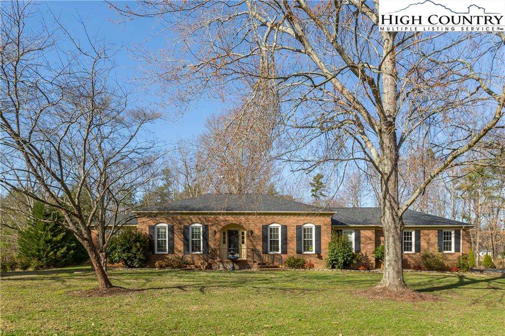 Image number 1 for the current listing