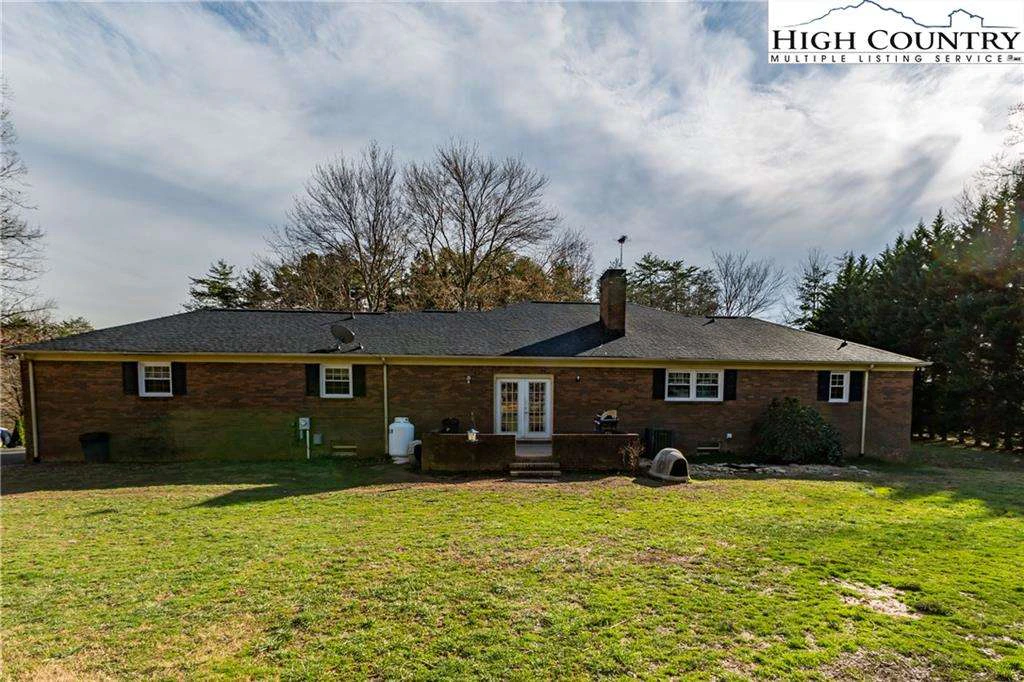 Image number 21 for the current listing