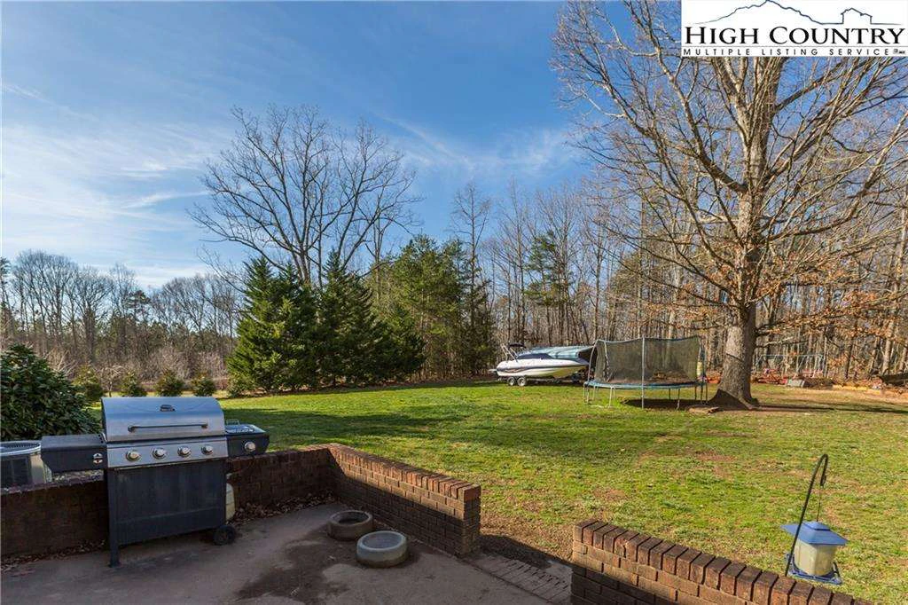 Image number 19 for the current listing