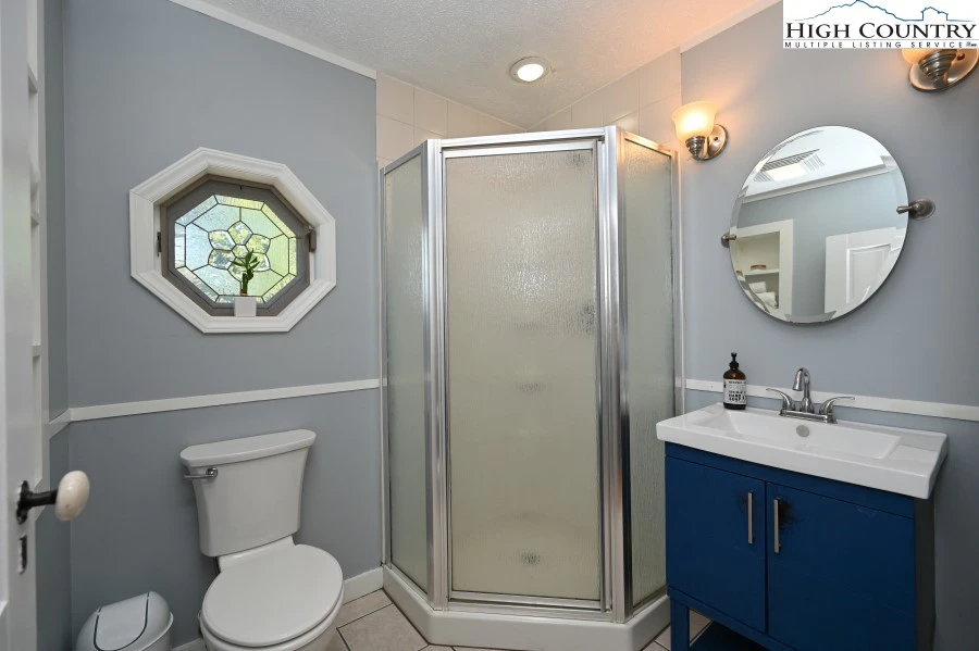 Image number 4 for the current listing