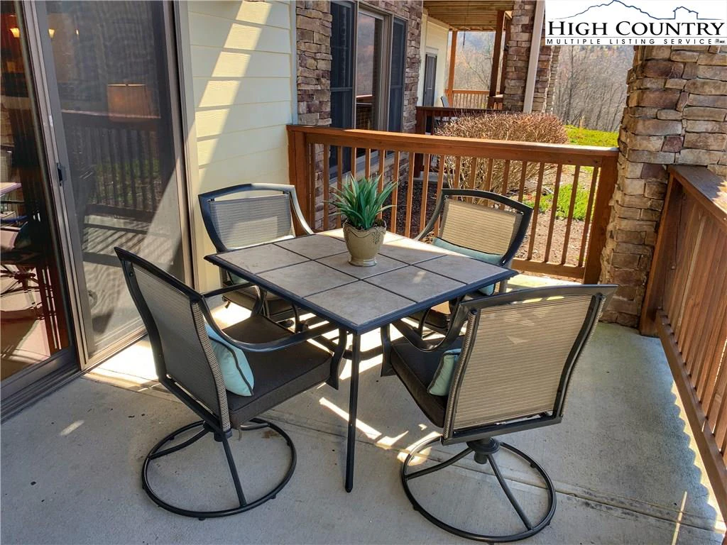 Image number 11 for the current listing