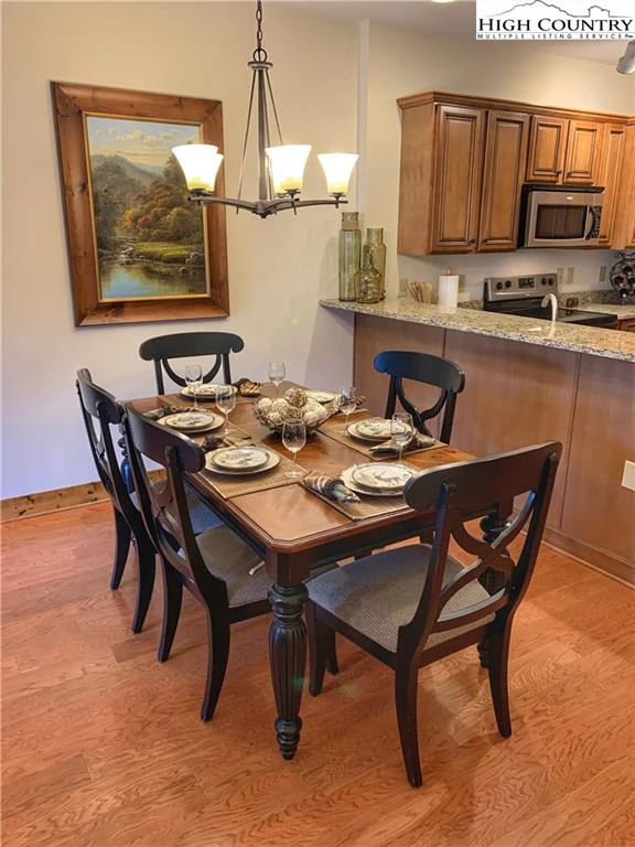 Image number 12 for the current listing