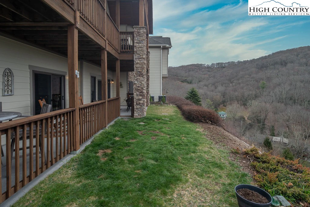 Image number 9 for the current listing