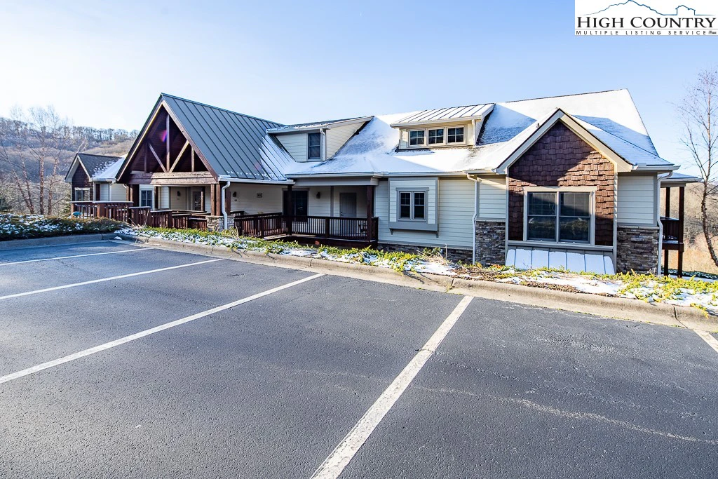 Image number 1 for the current listing