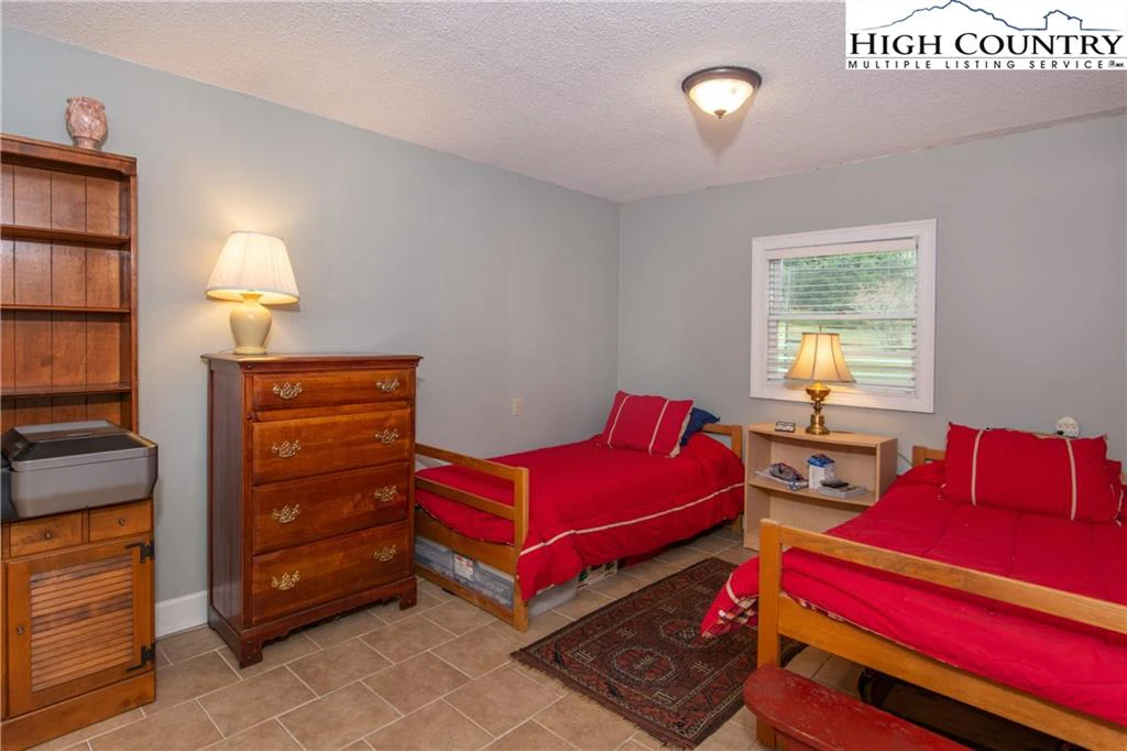 Image number 8 for the current listing