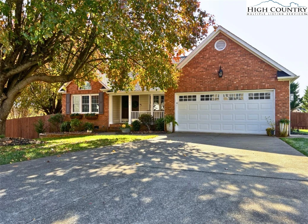 Image number 1 for the current listing