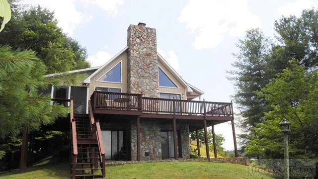 Image number 1 for the current listing