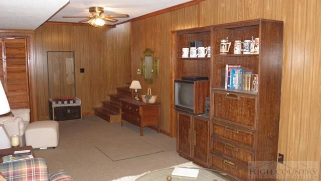 Image number 21 for the current listing