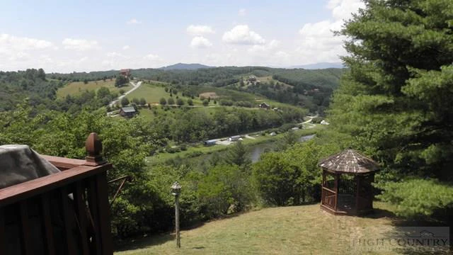 Image number 9 for the current listing
