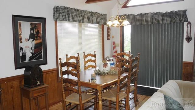 Image number 6 for the current listing