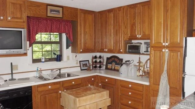 Image number 5 for the current listing