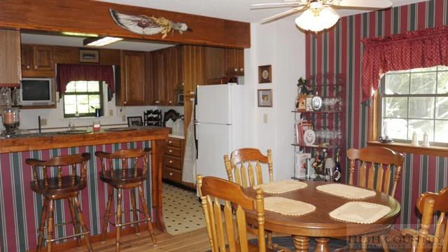 Image number 3 for the current listing