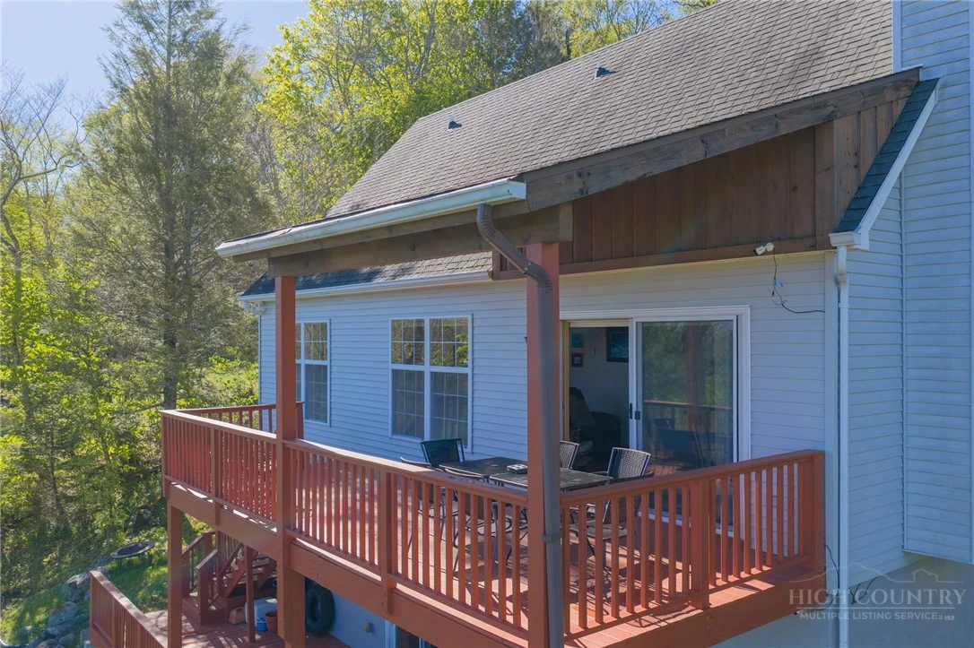 Image number 17 for the current listing