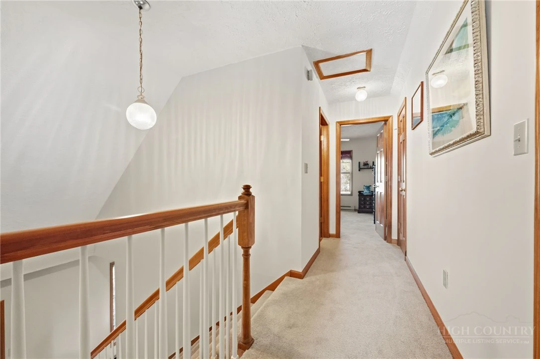 Image number 4 for the current listing