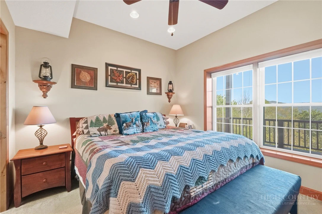 Image number 8 for the current listing