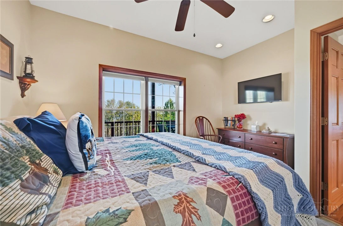 Image number 9 for the current listing