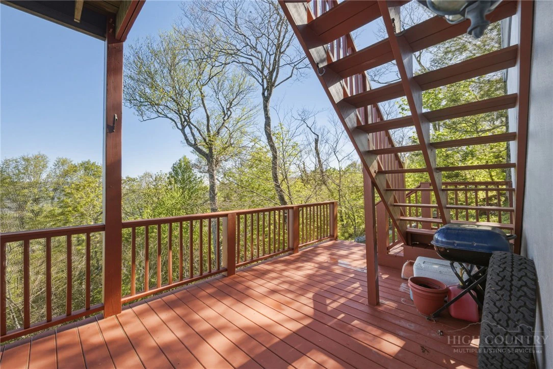 Image number 15 for the current listing