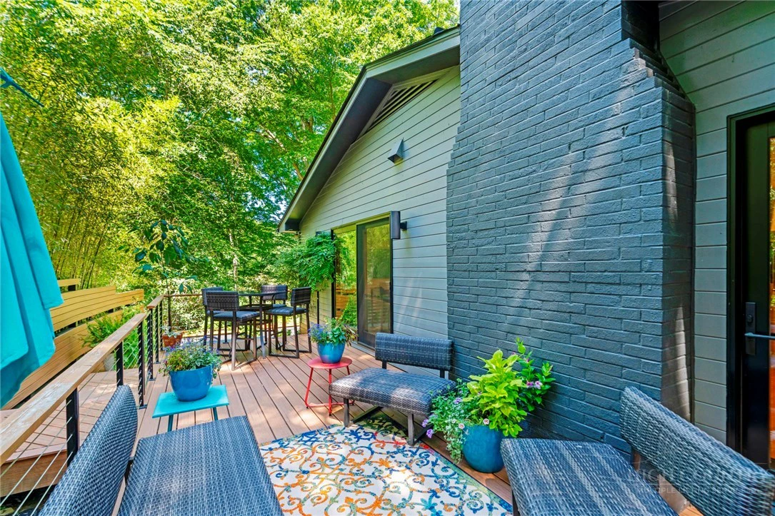 Image number 7 for the current listing