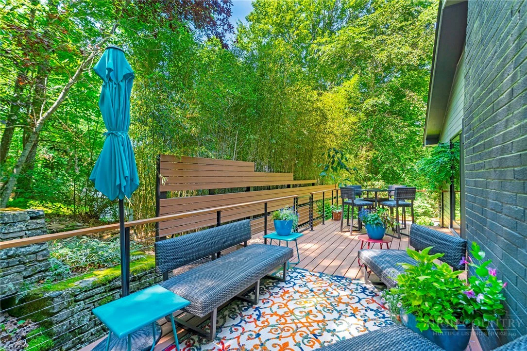 Image number 8 for the current listing
