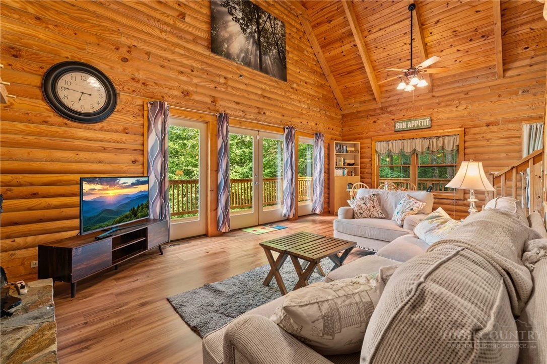 Image number 4 for the current listing