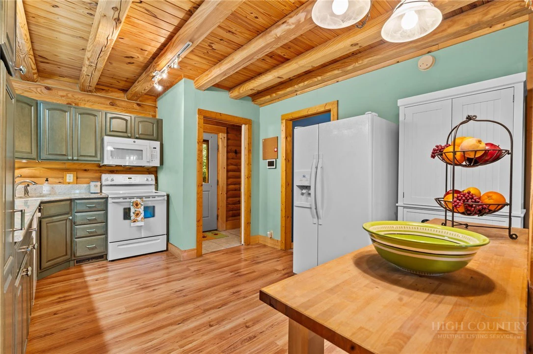 Image number 8 for the current listing