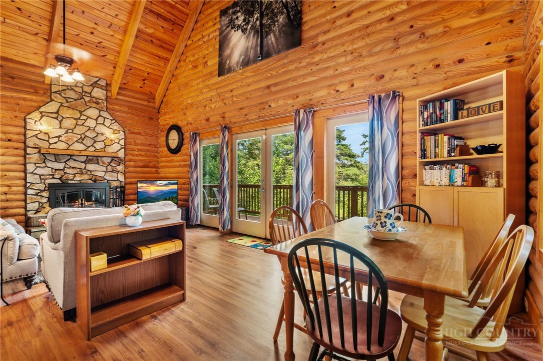 Image number 6 for the current listing
