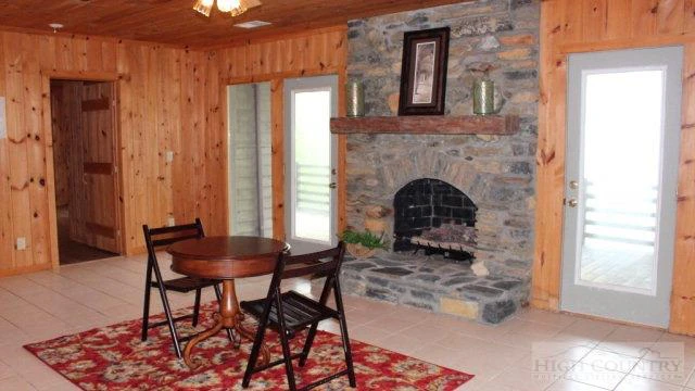 Image number 12 for the current listing