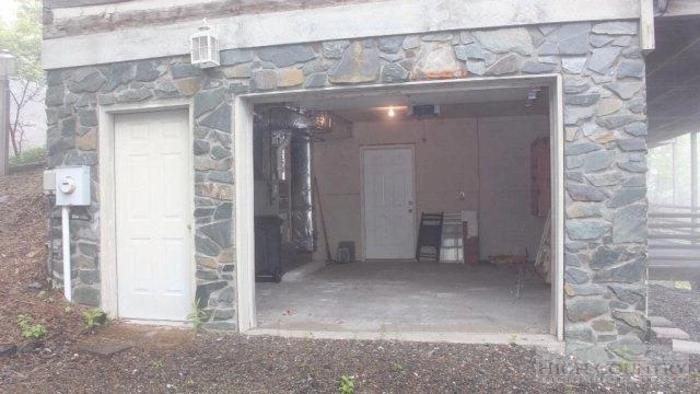 Image number 11 for the current listing