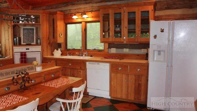 Image number 3 for the current listing