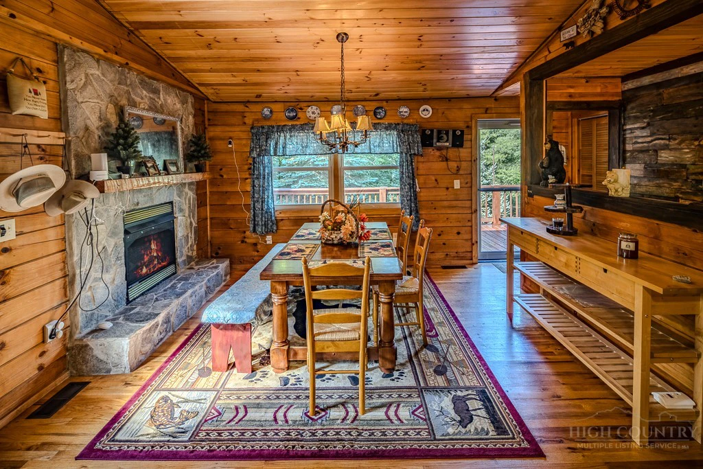 Image number 18 for the current listing
