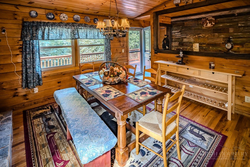 Image number 19 for the current listing