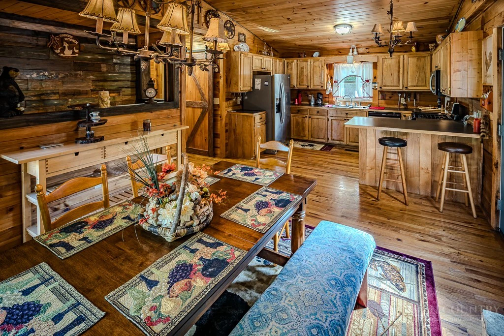 Image number 20 for the current listing