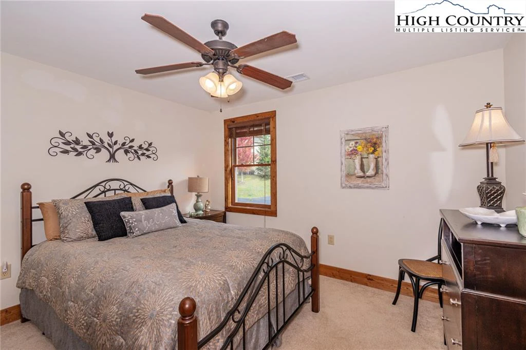 Image number 8 for the current listing
