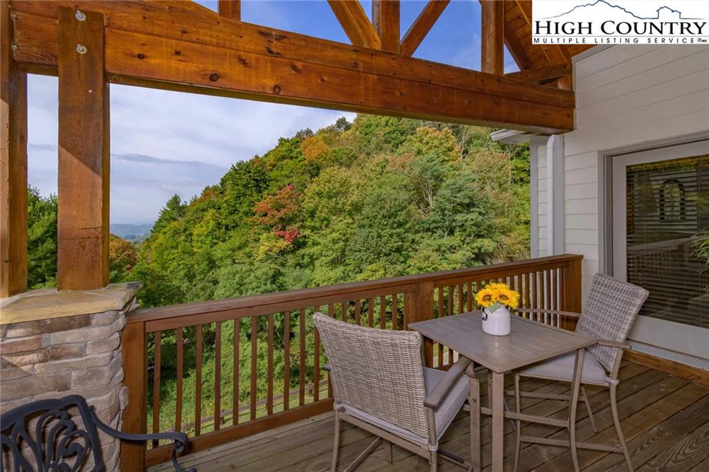 Image number 11 for the current listing