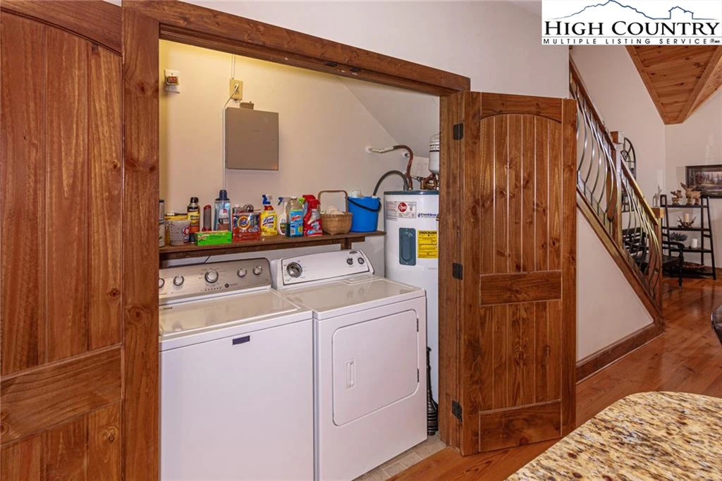 Image number 16 for the current listing