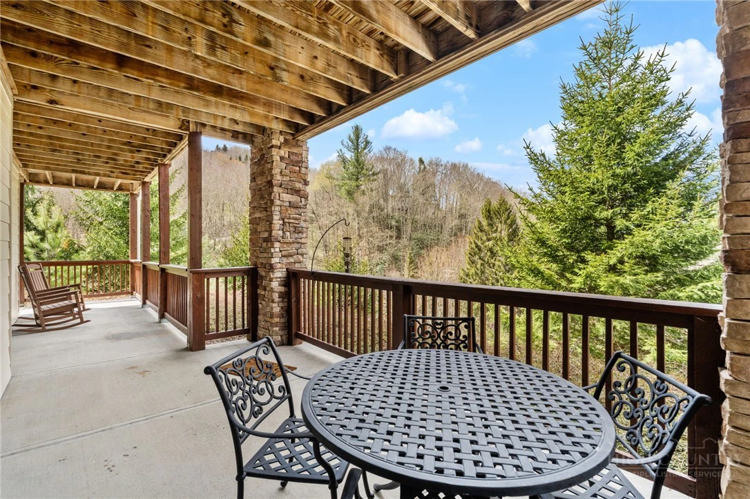 Image number 4 for the current listing