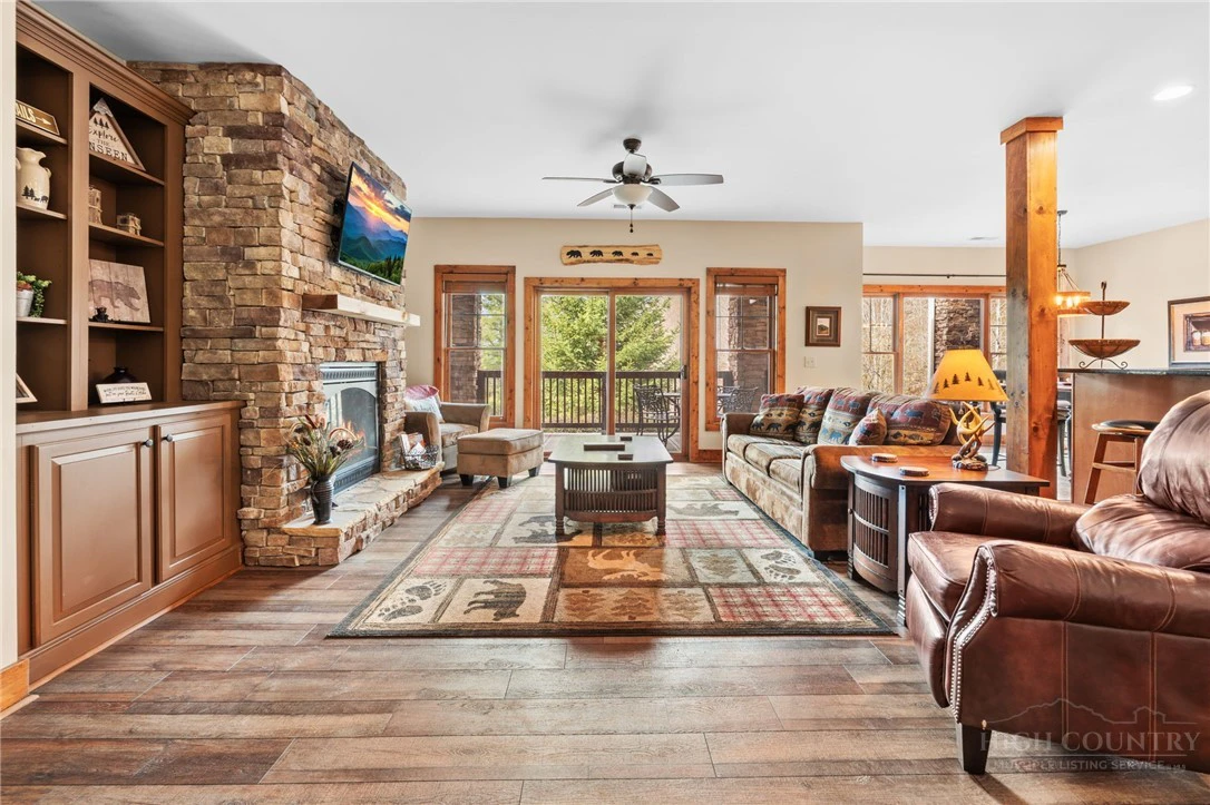 Image number 21 for the current listing