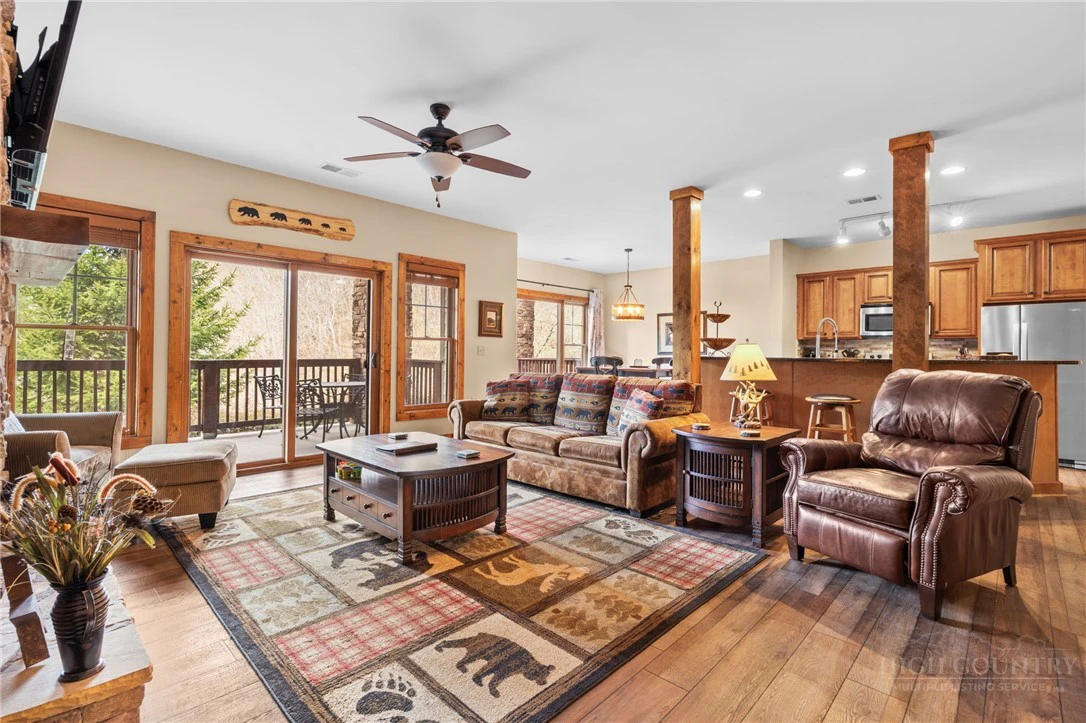 Image number 20 for the current listing