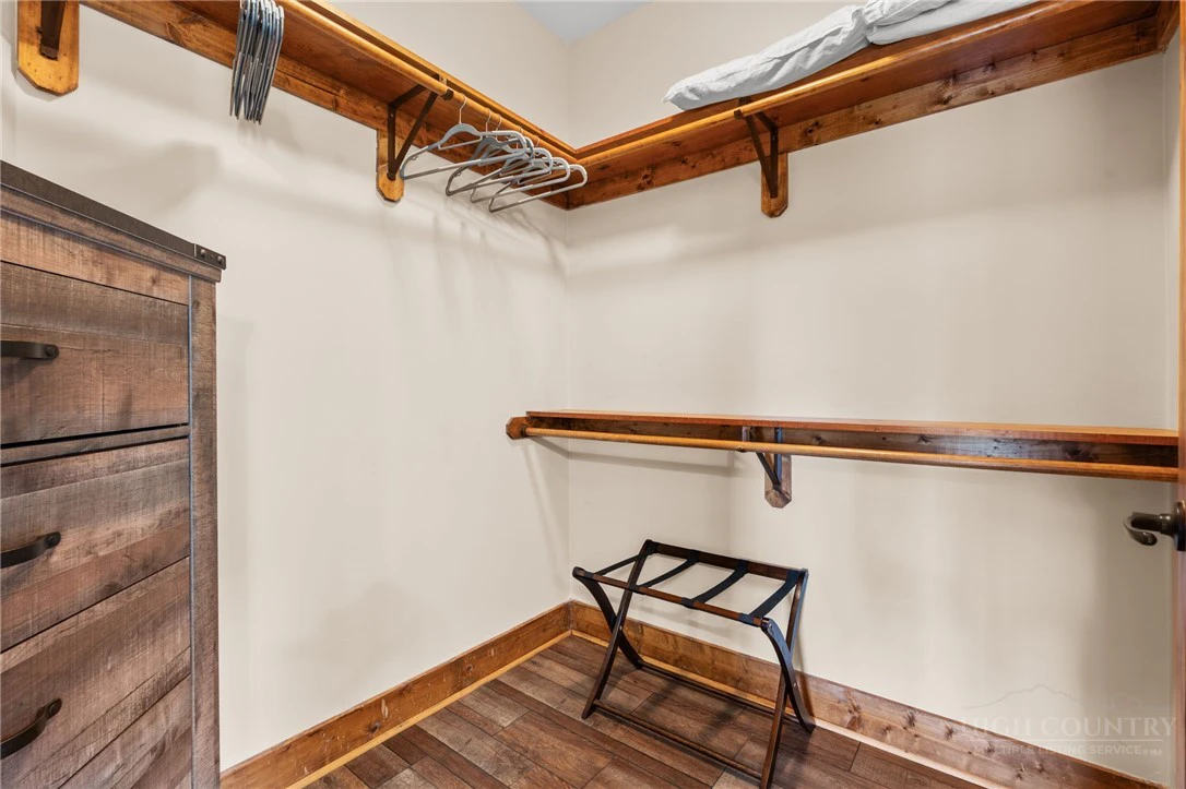Image number 12 for the current listing
