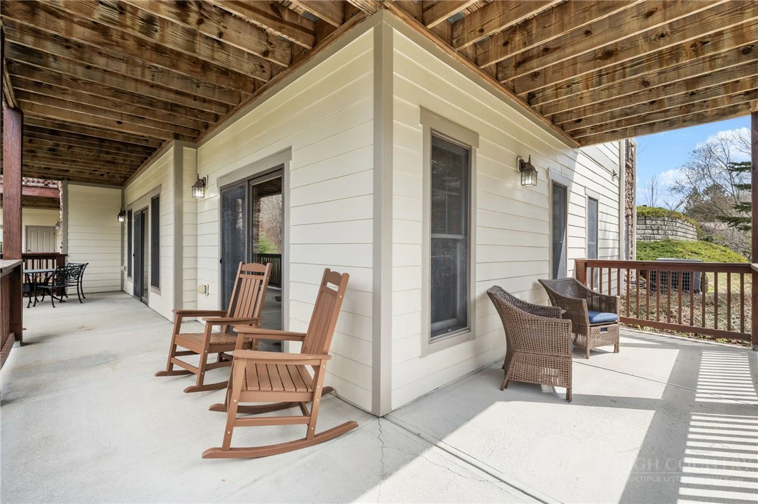 Image number 5 for the current listing